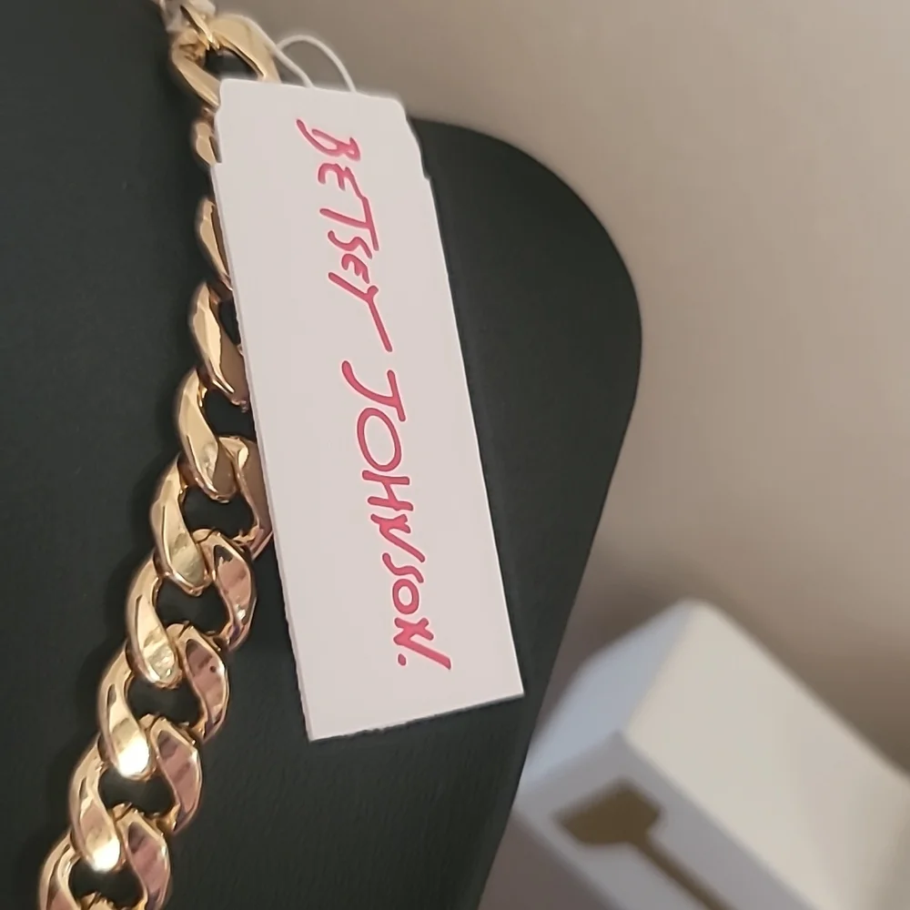 Betsey Johnson flower necklace - Picture 6 of 8